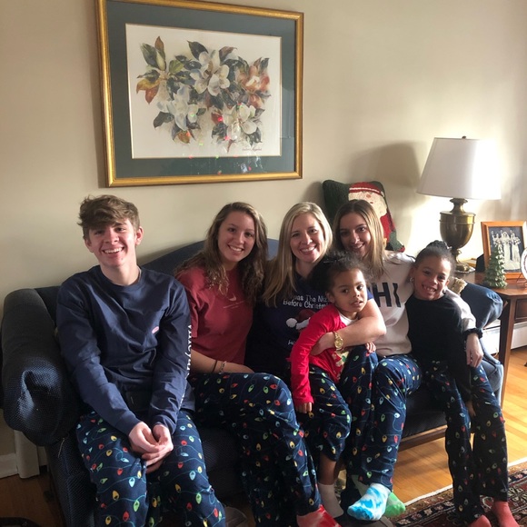 Meet your Posher, Christina: RN, mom of 5.... - Picture 1 of 2